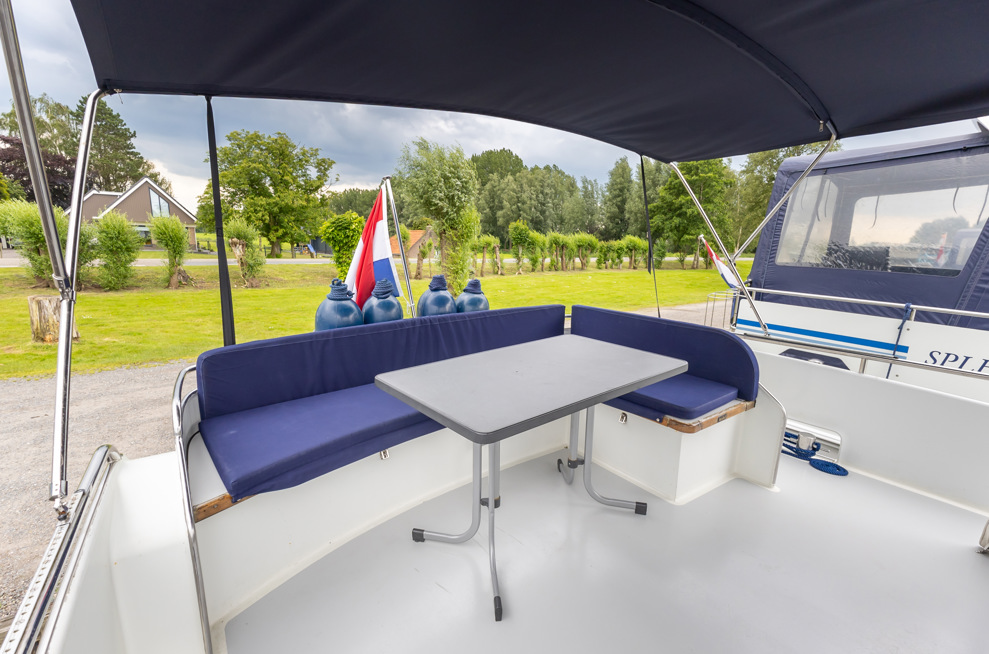 De Driesprong Yachtcharters Exterieur Motorjacht La Boheme 12