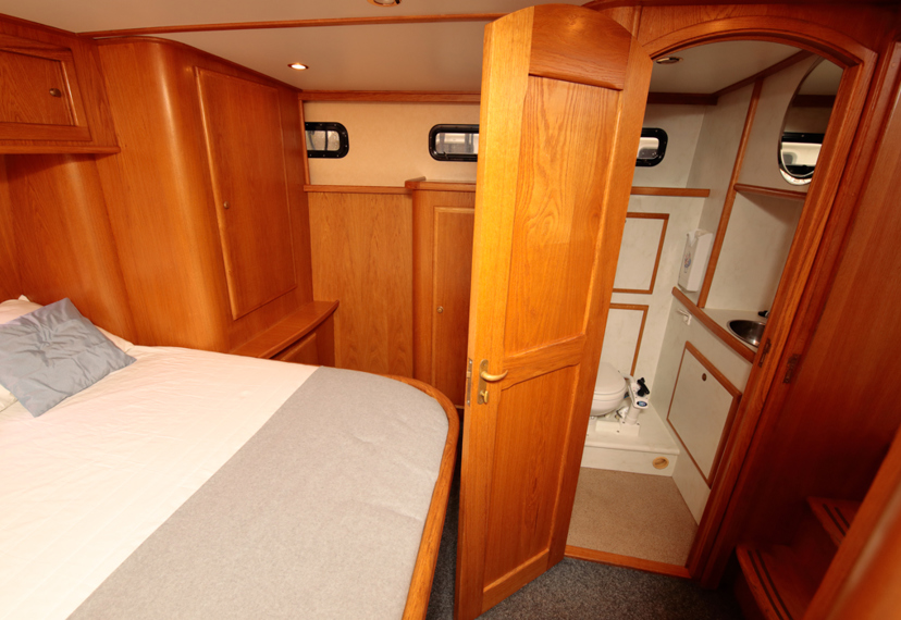 De Driesprong Yachtcharters Interieur Motorjacht Saphir 11