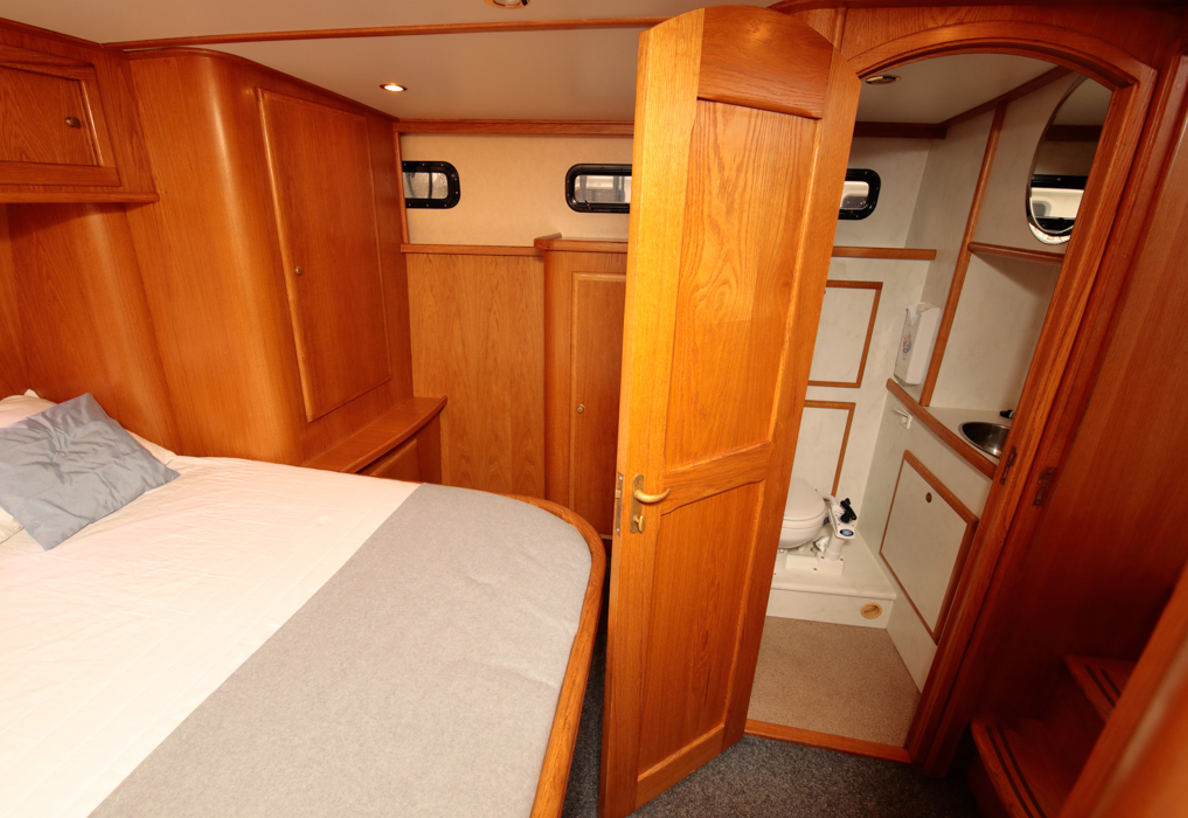 De Driesprong Yachtcharters Interieur Motorjacht Saphir 11