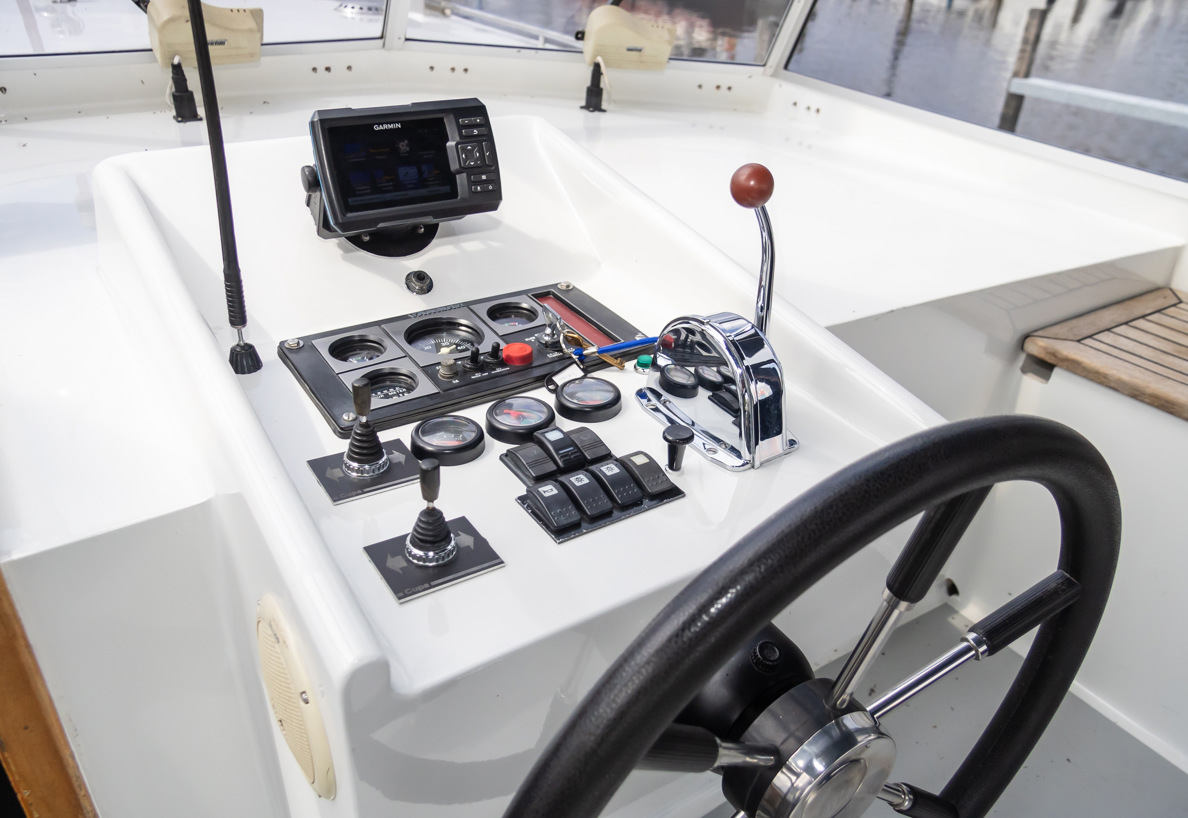 De Driesprong Yachtcharters Exterieur Motorjacht Frisa 8