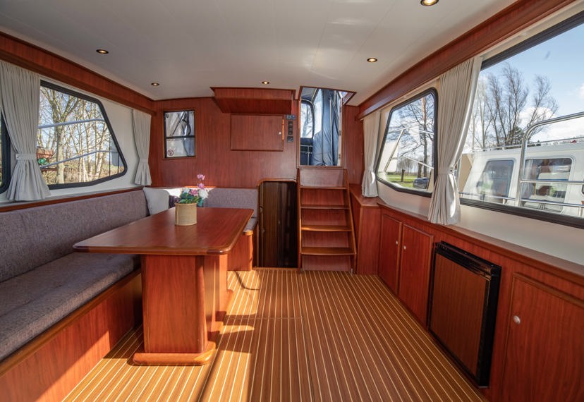 De Driesprong Yachtcharters Interieur Motorjacht Tjonger 25