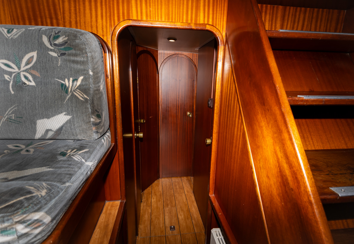 De Driesprong Yachtcharters Interieur Motorjacht Atherina 7 (1)