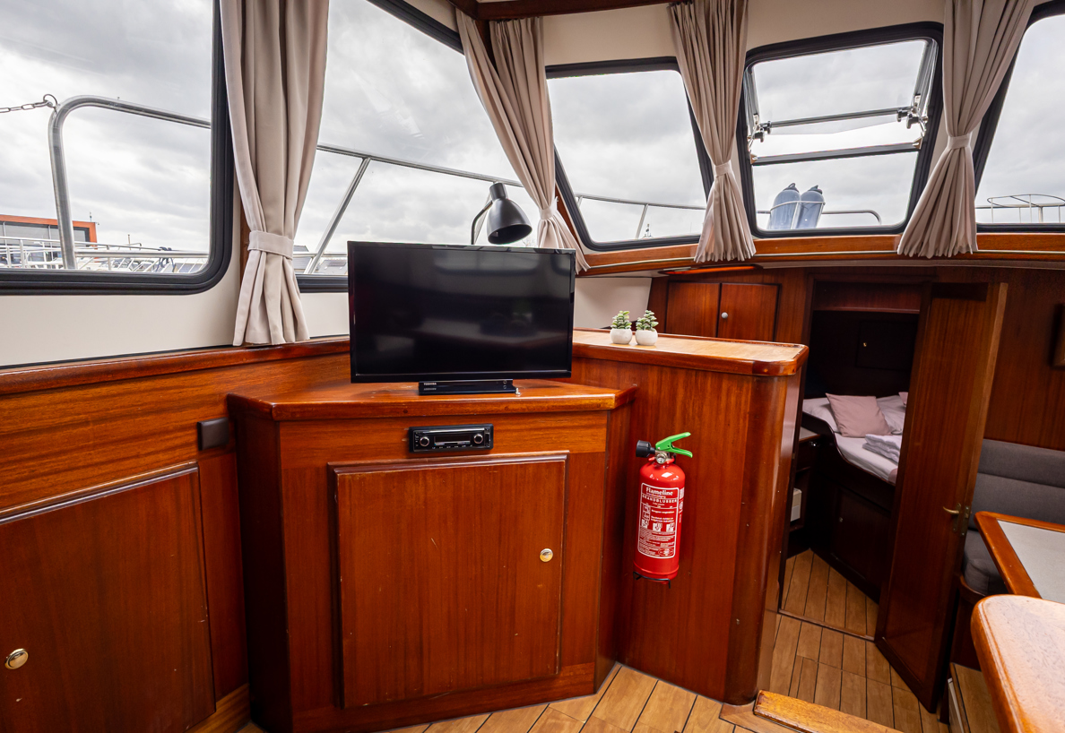 De Driesprong Yachtcharters Interieur Motorjacht Andreas 40