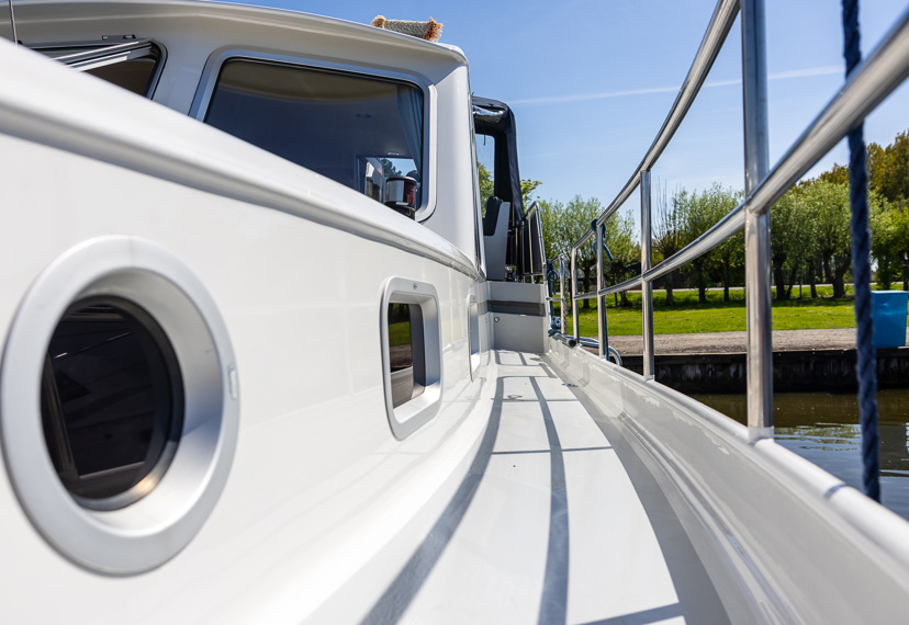 De Driesprong Yachtcharters Exterieur Motorjacht La Diege 14