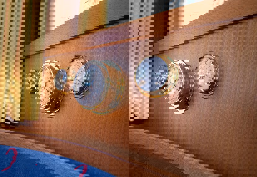 De Driesprong Yachtcharters Interieur Motorjacht Sparus 18