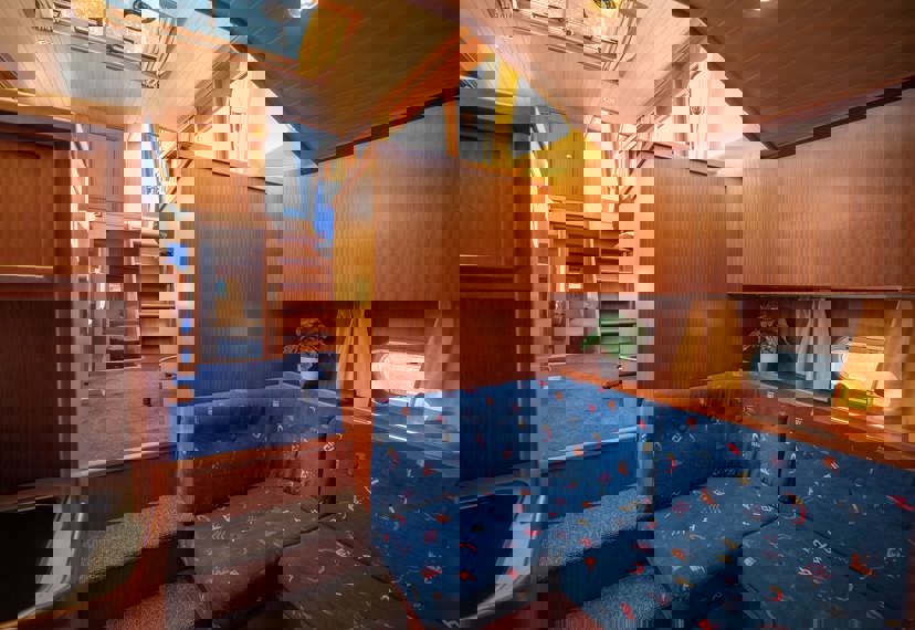 De Driesprong Yachtcharters Interieur Motorjacht Sparus 08