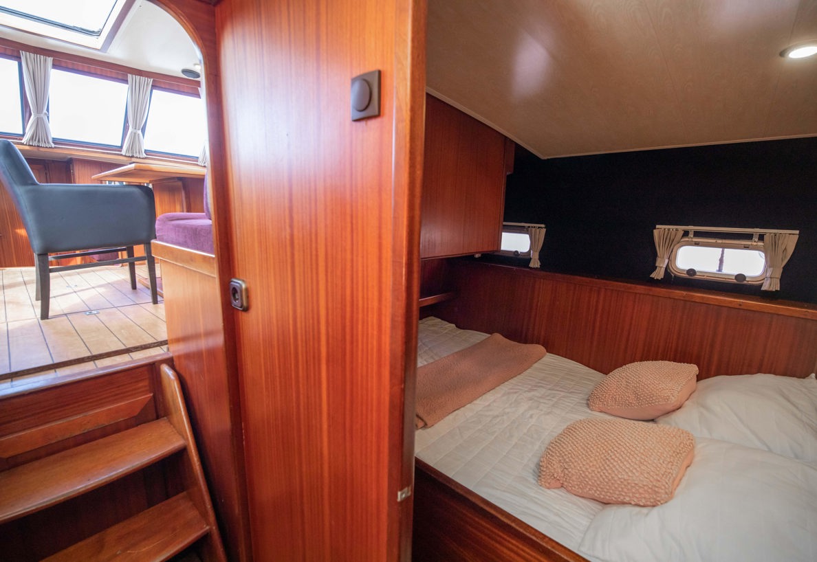 De Driesprong Yachtcharters Interieur Motorjacht Kuinder 16