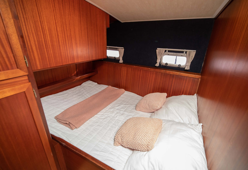 De Driesprong Yachtcharters Interieur Motorjacht Kuinder 15