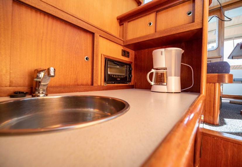 De Driesprong Yachtcharters Interieur Motorjacht Flarde 09