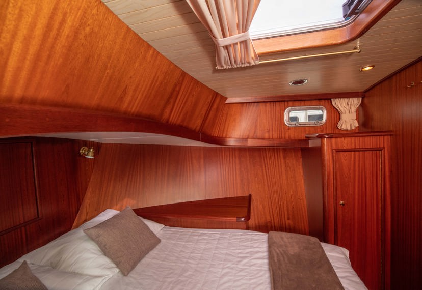 De Driesprong Yachtcharters Interieur Motorjacht Freon 05