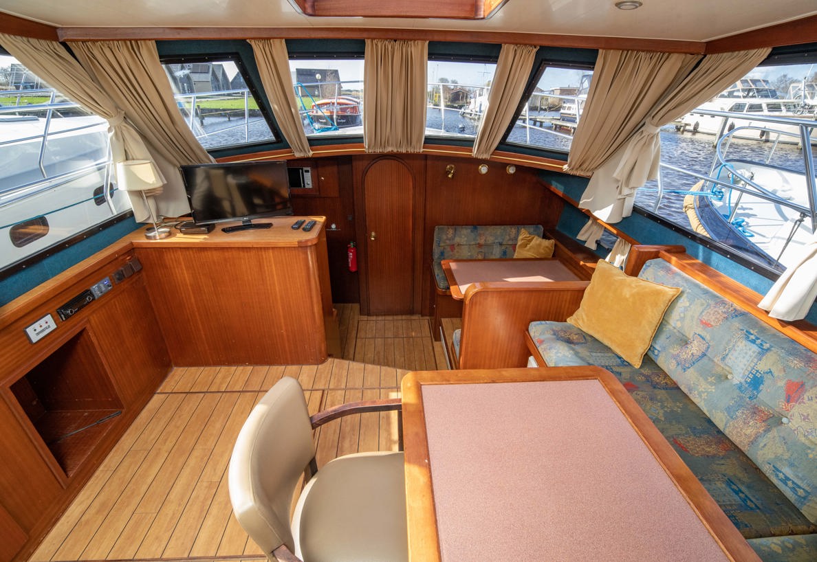 De Driesprong Yachtcharters Interieur Motorjacht Remora 25
