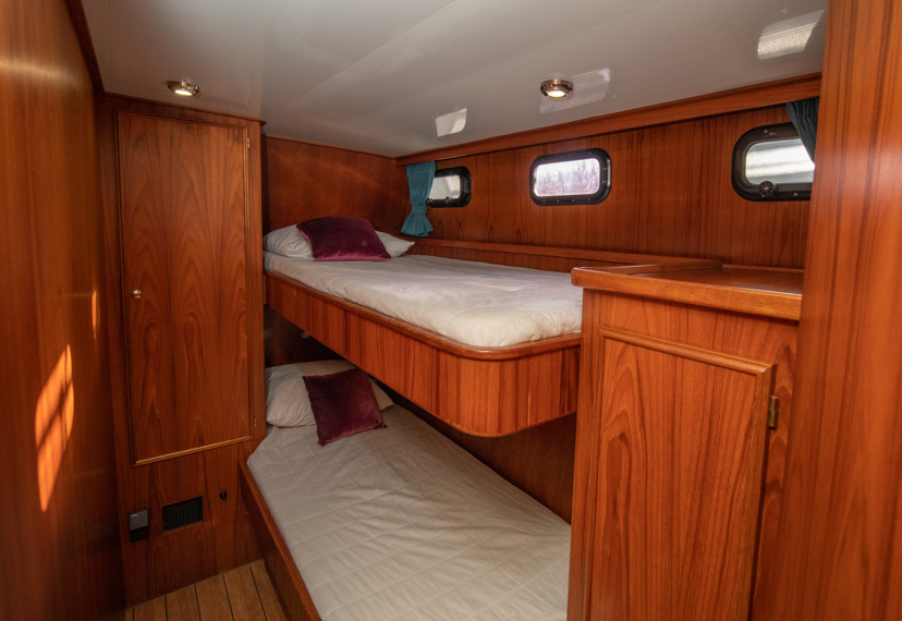 De Driesprong Yachtcharters Interieur Motorjacht Corvina 08