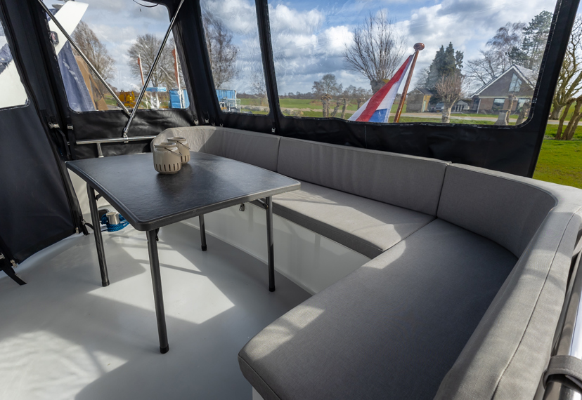 De Driesprong Yachtcharters Zithoek Motorjacht Comtesse 6