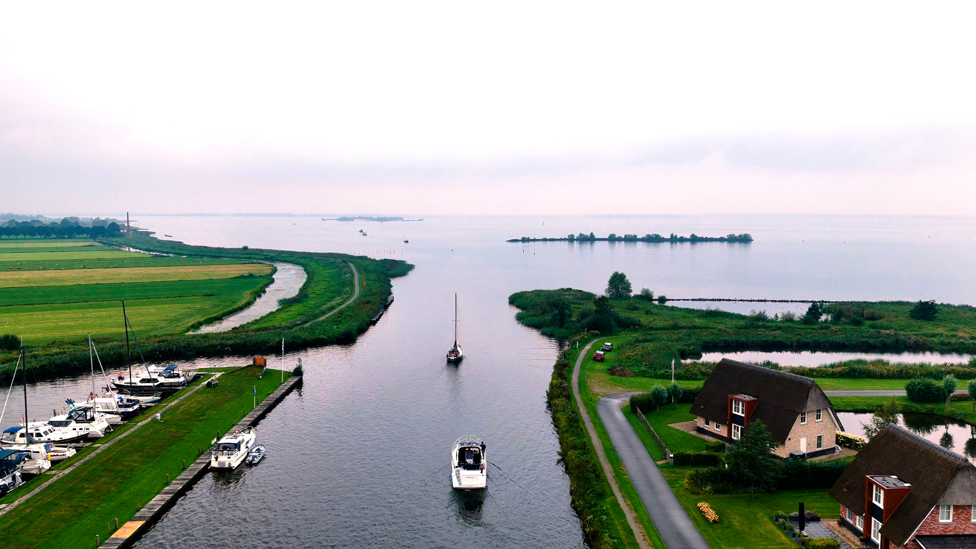 Rent a boat in Friesland