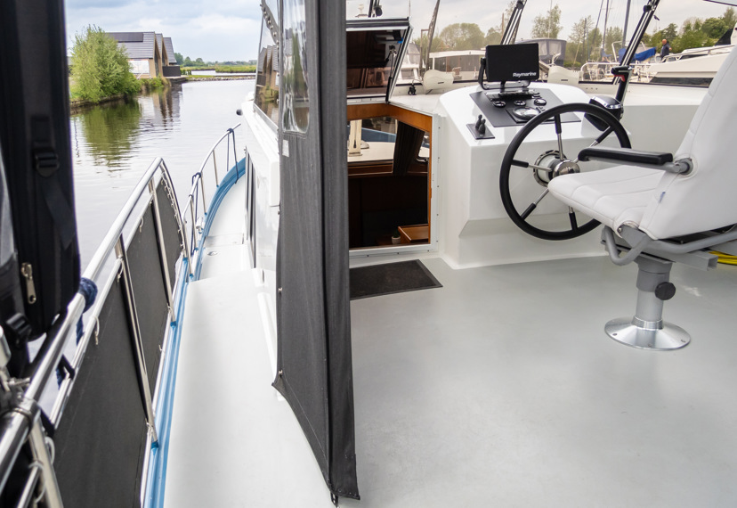 De Driesprong Yachtcharters Interieur Motorjacht Copain 6 (1)