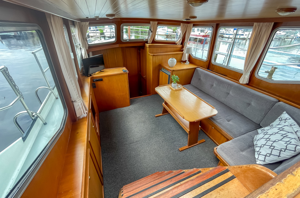 De Driesprong Yachthcharters Interieur Motorjacht Frisa 14