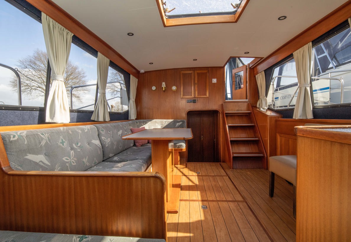 De Driesprong Yachtcharters Interieur Motorjacht Fenris 21