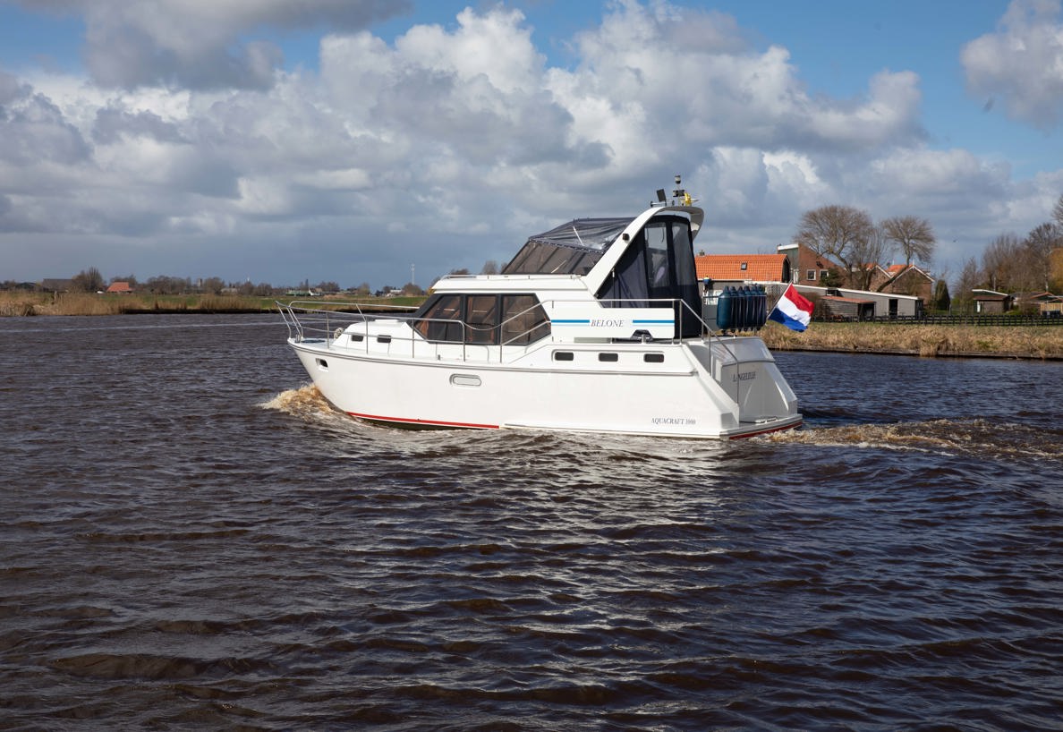 De Driesprong Yachtcharters Exterieur Motorjacht Belone 11