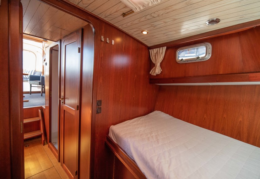 De Driesprong Yachtcharters Interieur Motorjacht Flarde 02