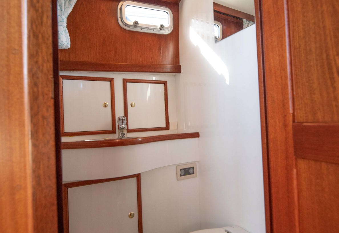 De Driesprong Yachtcharters Interieur Motorjacht Flarde 06