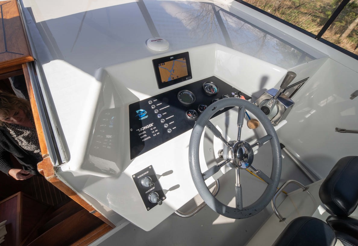 De Driesprong Yachtcharters Interieur Motorjacht Tjonger 01