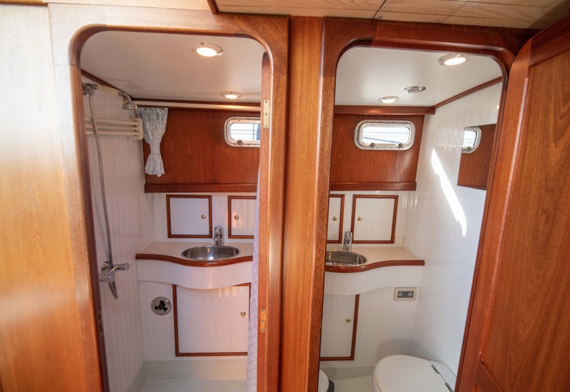 De Driesprong Yachtcharters Interieur Motorjacht Flarde 05
