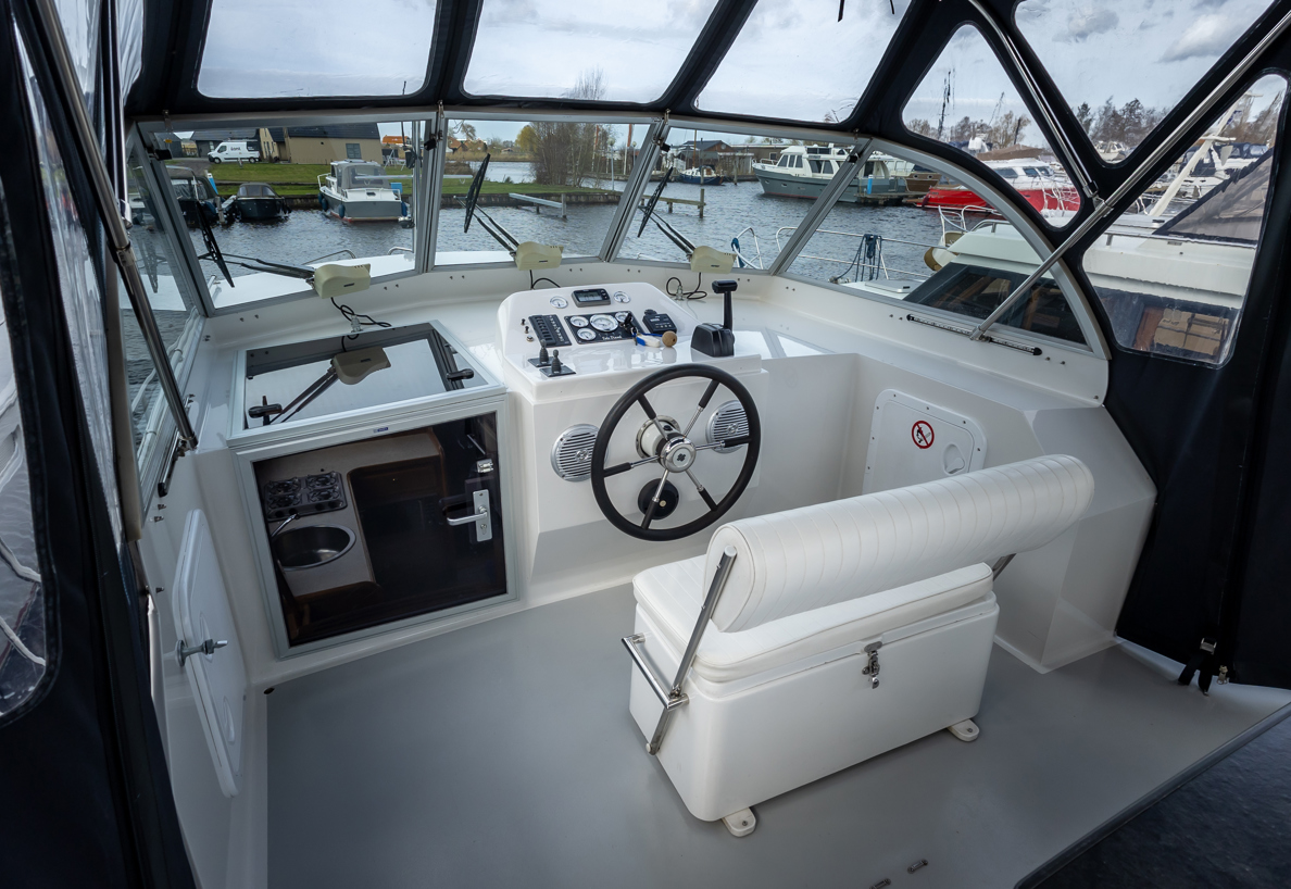 De Driesprong Yachtcharters Dashboard Motorjacht Comtesse 4