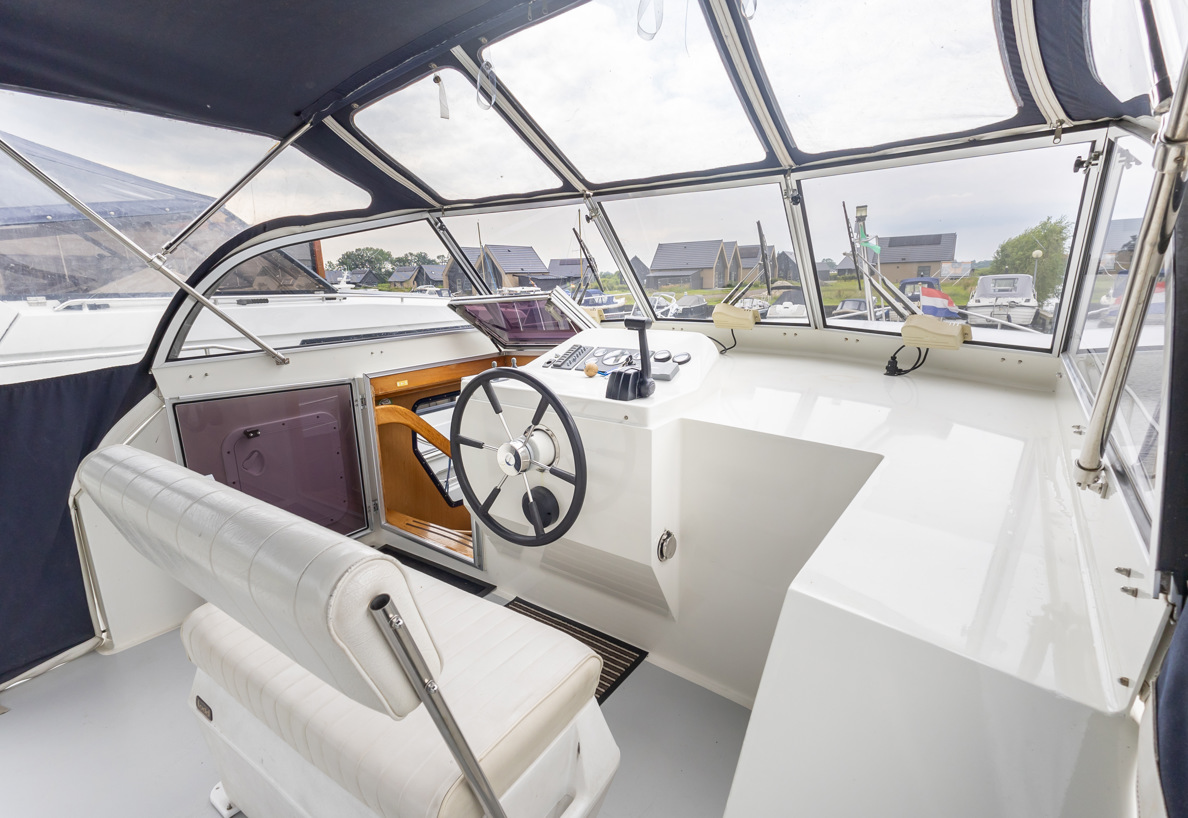 De Driesprong Yachtcharters Exterieur Motorjacht La Boheme 11