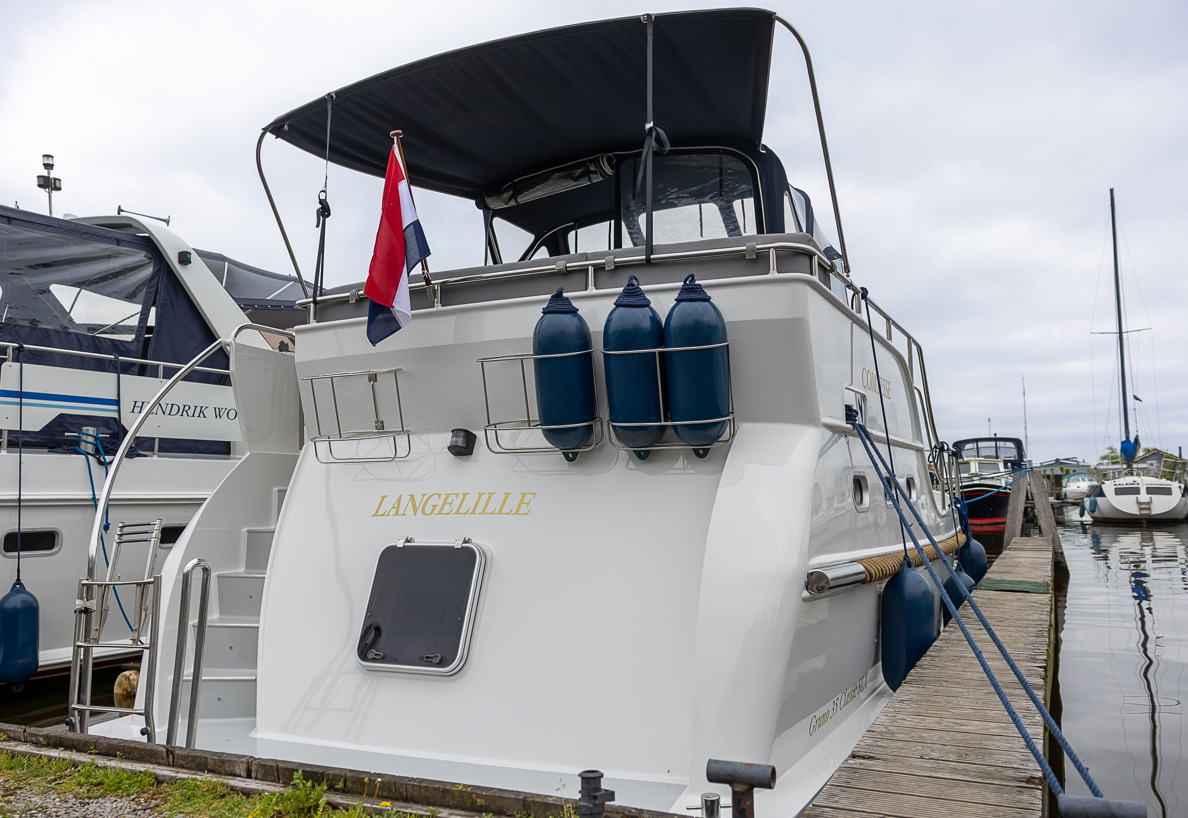 De Driesprong Yachtcharters Exterieur Motorjacht Comtesse 64