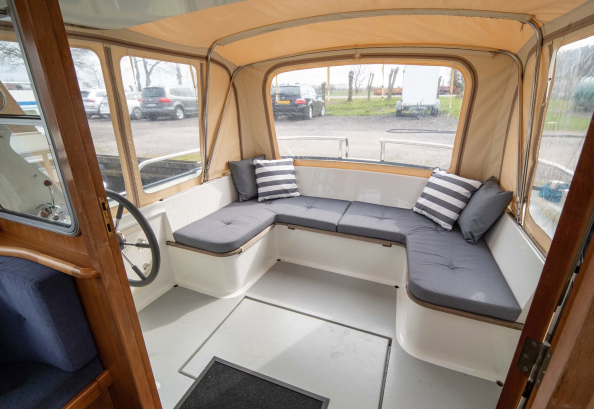 De Driesprong Yachtcharters Interieur Motorjacht Freon 23