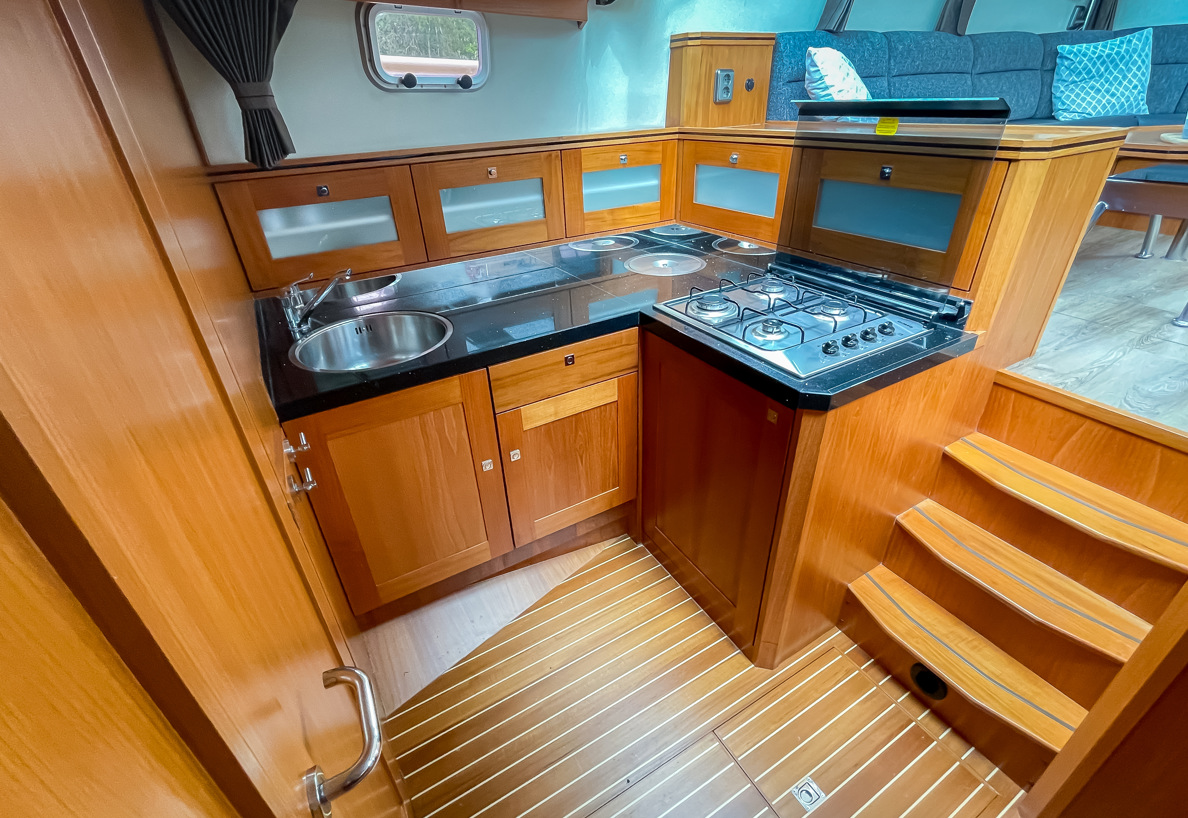 De Driesprong Yachtcharters Interieur Poseidon 11