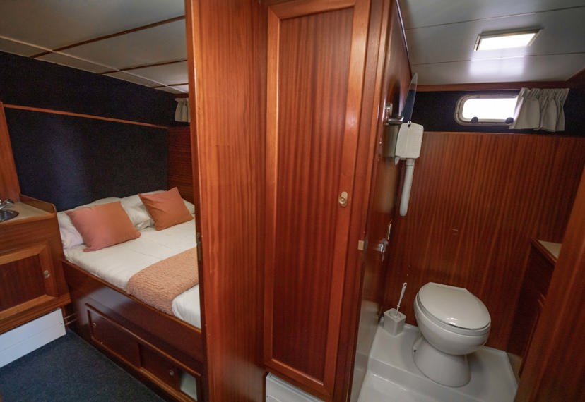 De Driesprong Yachtcharters Interieur Motorjacht Fenris 19