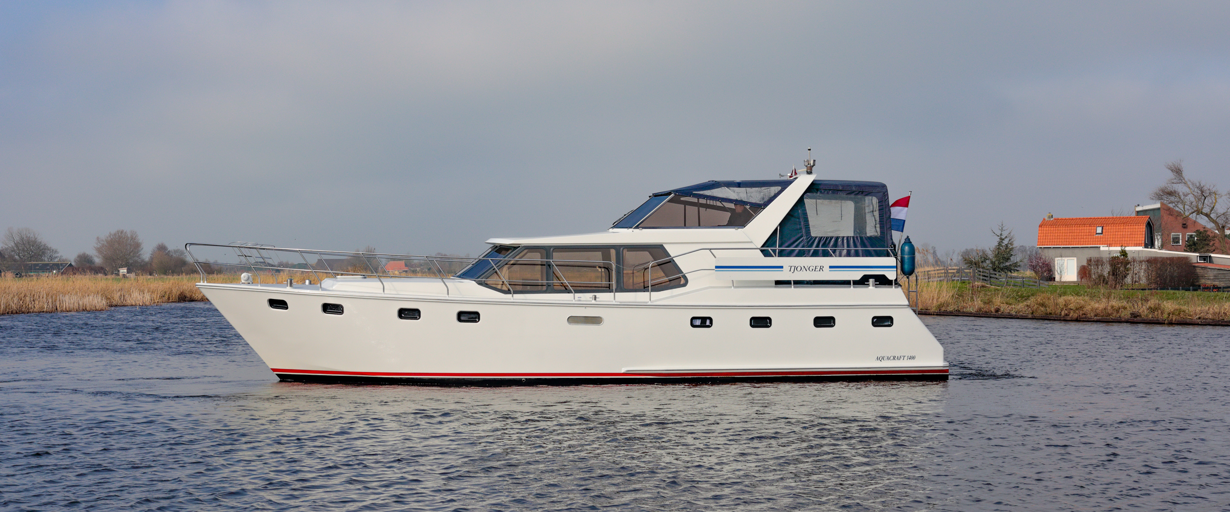 Motorjacht Tjonger, 10-persoons Aquacraft 1400 te huur