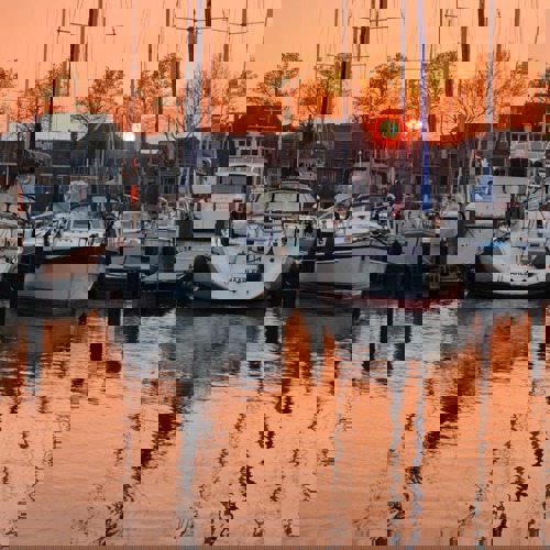 De Driesprong Yachtcharters Varende Pensionado's Op De Poseidon Haven Ijmond