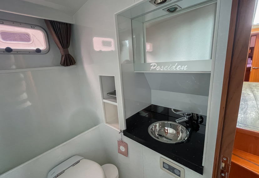 De Driesprong Yachtcharters Interieur Poseidon 28