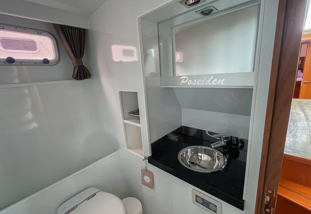 De Driesprong Yachtcharters Interieur Poseidon 28