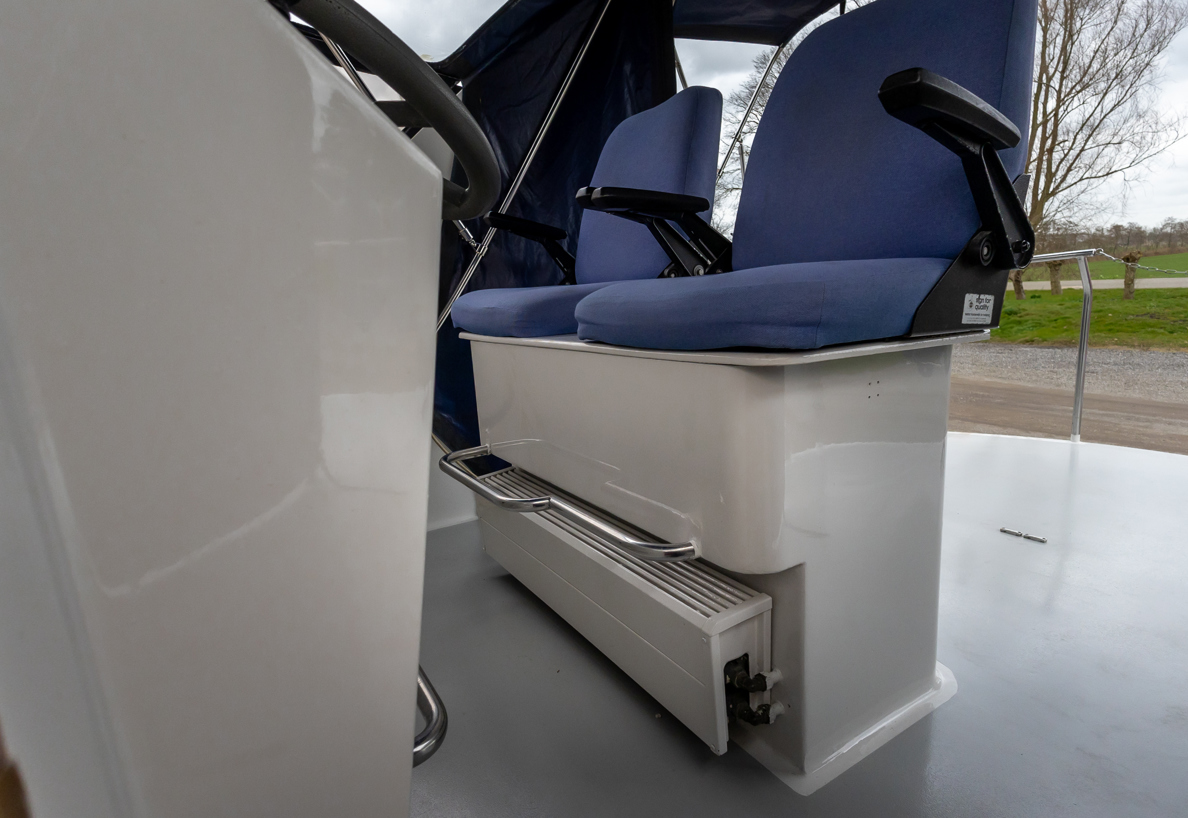 De Driesprong Yachtcharters Interieur Motorjacht Andreas 35