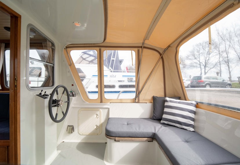 De Driesprong Yachtcharters Interieur Motorjacht Freon 24