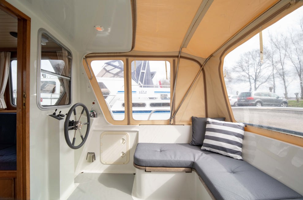 De Driesprong Yachtcharters Interieur Motorjacht Freon 24