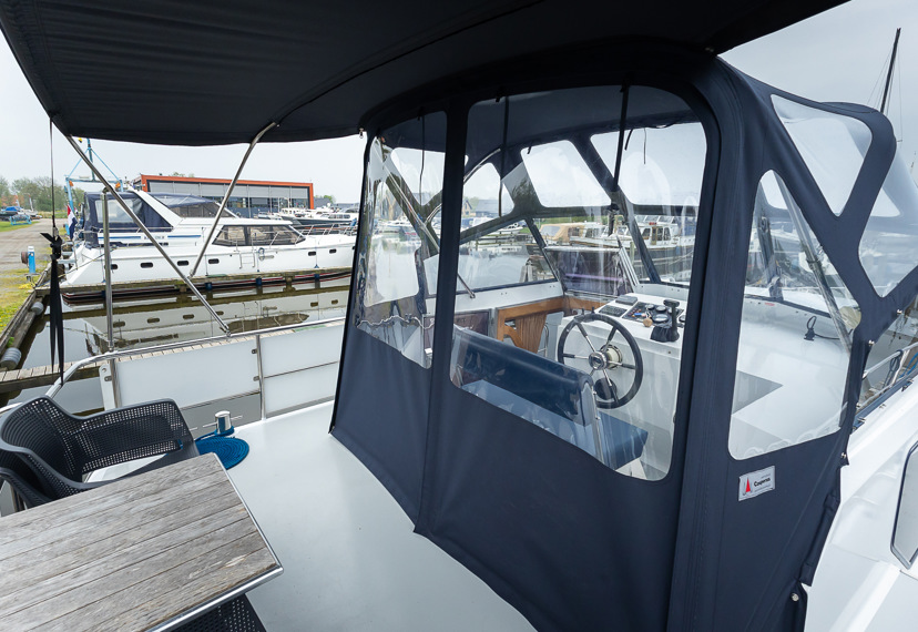 De Driesprong Yachtcharters Exterieur Motorjacht Saphir 20