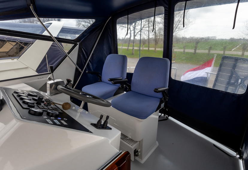 De Driesprong Yachtcharters Interieur Motorjacht Andreas 31
