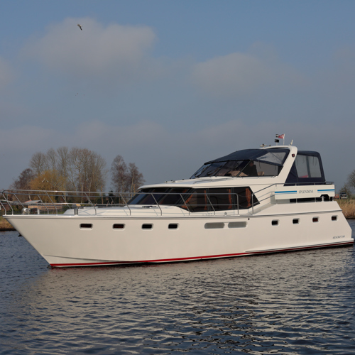 De Driesprong Yachtcharters Exterieur Motorjacht Splendens 4