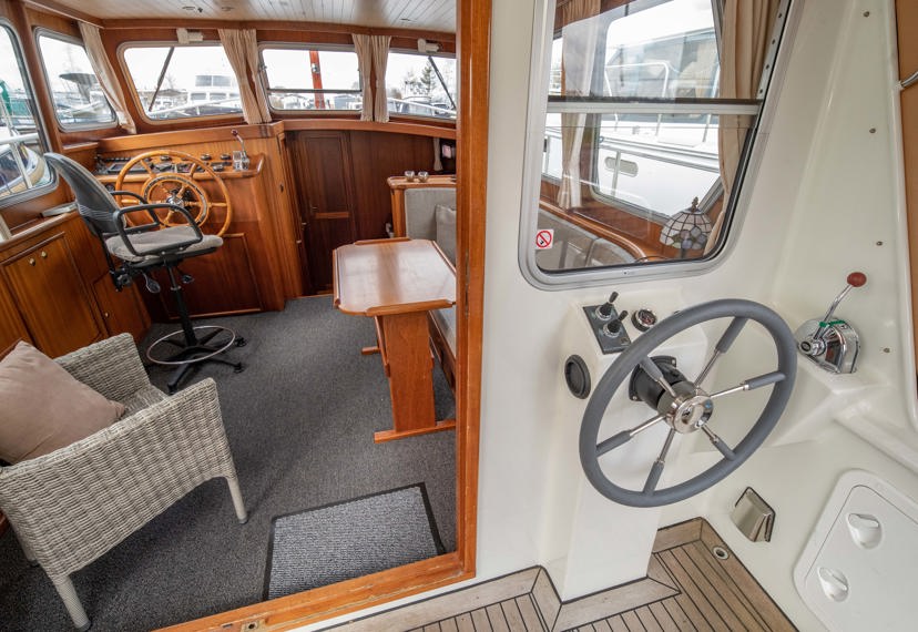 De Driesprong Yachtcharters Interieur Motorjacht Freule 04