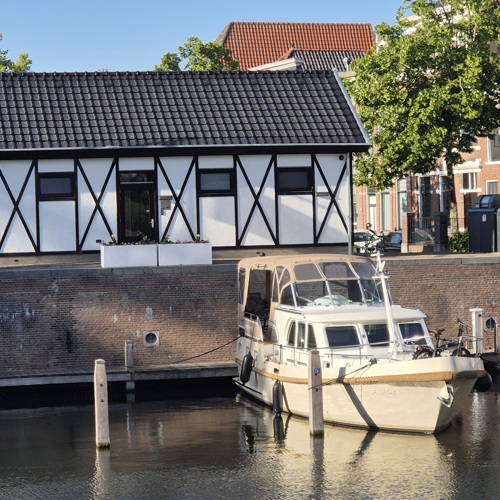 De Driesprong Yachtcharters Varende Pensionado's Op De Poseidon Gorinchem Ligging