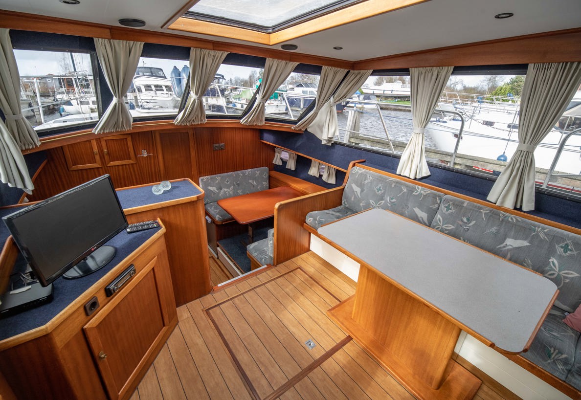 De Driesprong Yachtcharters Interieur Motorjacht Fenris 11