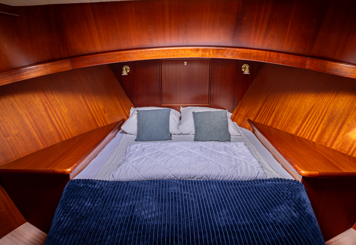 De Driesprong Yachtcharters Interieur Motorjacht Freon 39