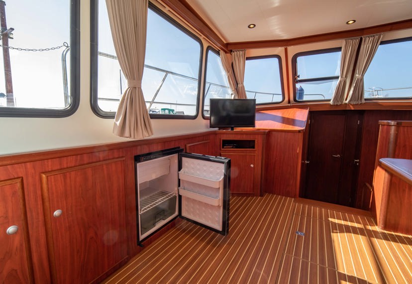 De Driesprong Yachtcharters Interieur Motorjacht Tjonger 24