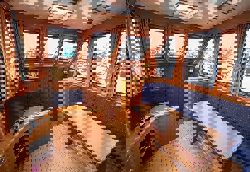 De Driesprong Yachtcharters Interieur Motorjacht Belone 09