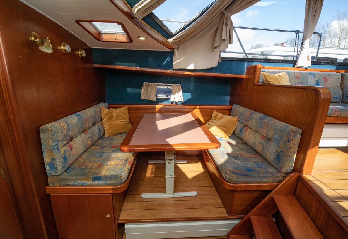 De Driesprong Yachtcharters Interieur Motorjacht Remora 09