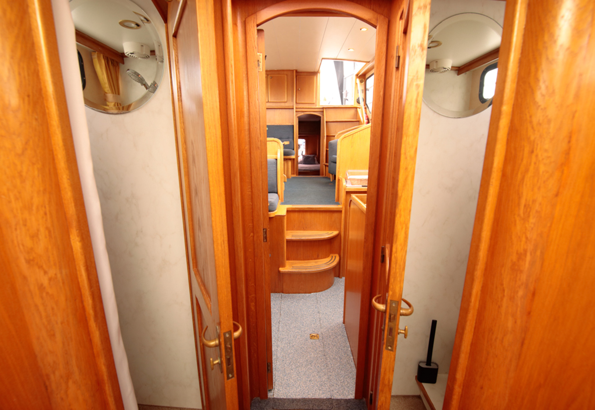 De Driesprong Yachtcharters Interieur Motorjacht Saphir 21